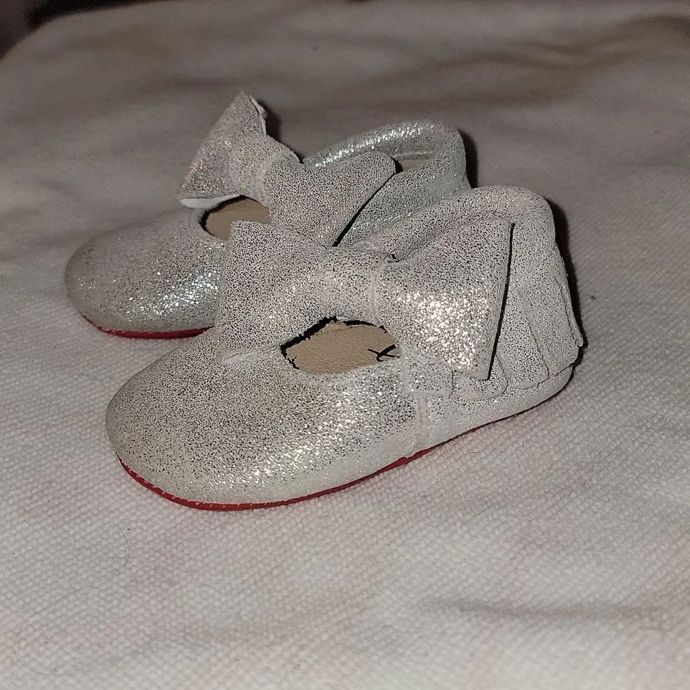 MONKEY FEET Bow & Tassles Leather Soft Sole Leather Moccasins Shoes 3-6 Months